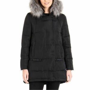 Stylish Black Coat with Faux Fur Hood